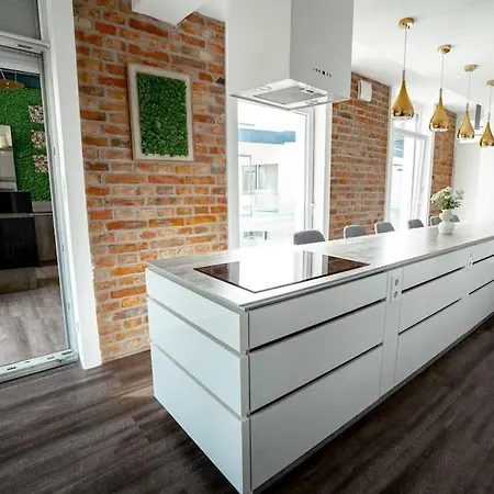 Karinflats Deluxe - The Cream Penthouse Apartament