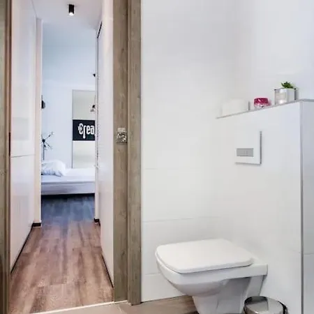 Karinflats Deluxe - The Cream Penthouse